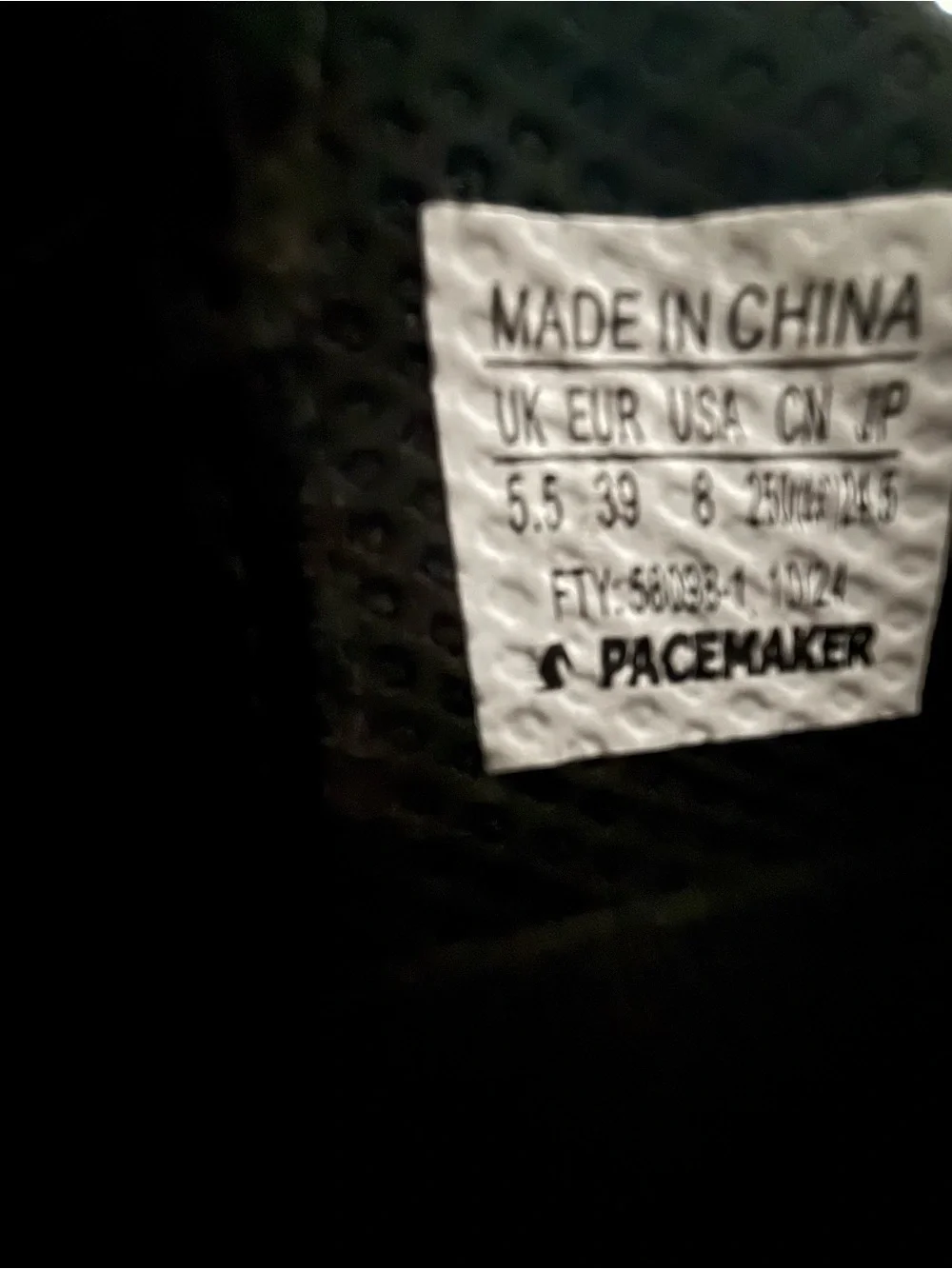 👟Pacemaker Women’s Lace up Black and White Sneakers Size 8 - BRAND NEW 🆕
